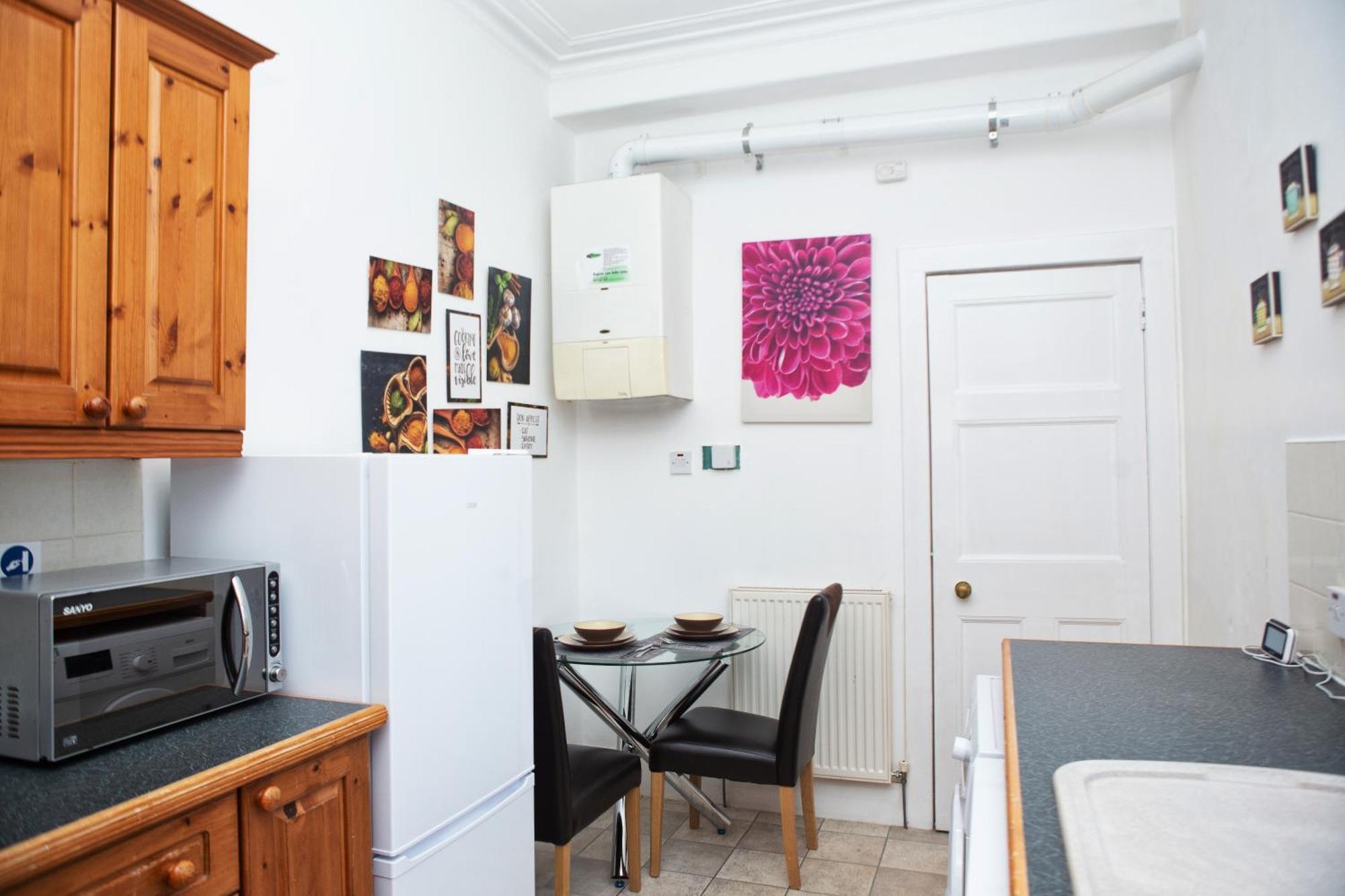 The Summit West End- Elegant Apartment With Free Parking In Prime Location Aberdeen Eksteriør billede